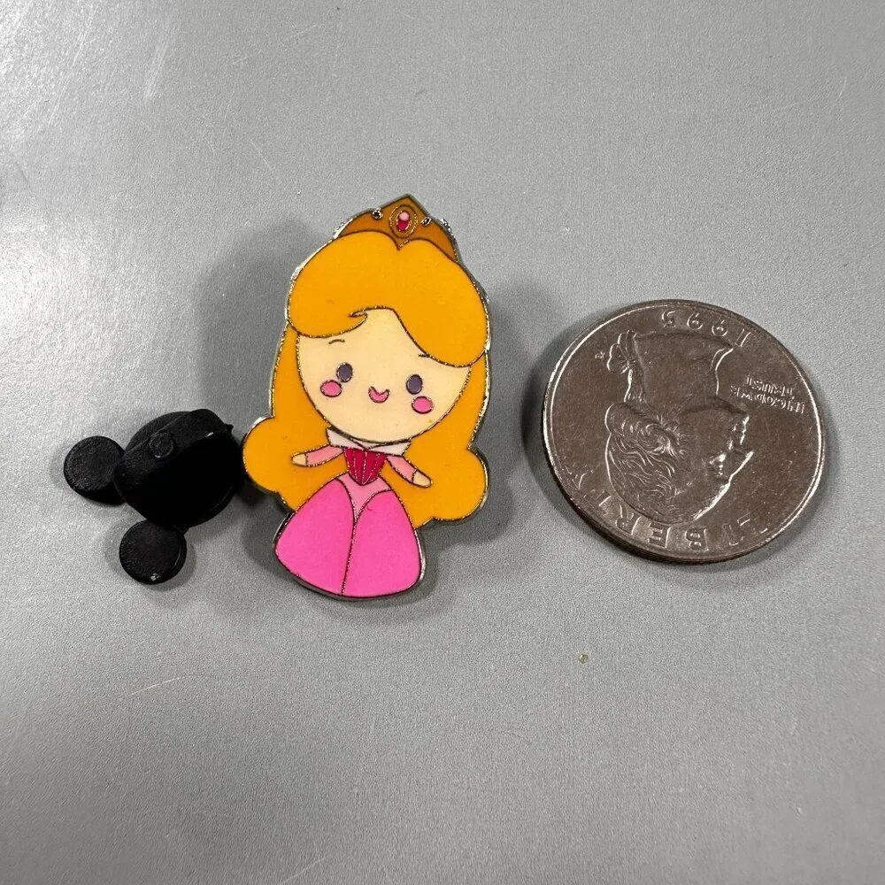 Disney Aurora Princess Trading Pin Big Head Sleeping Beauty Brooch Jewelry Badge